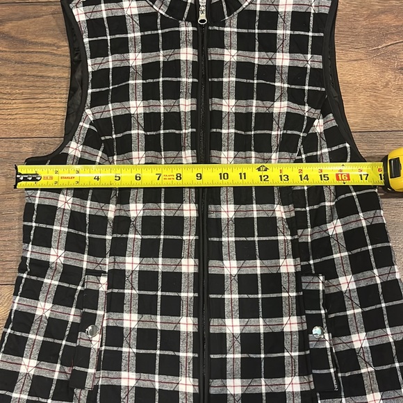 Croft & Barrow plaid vest size medium - Picture 3 of 5